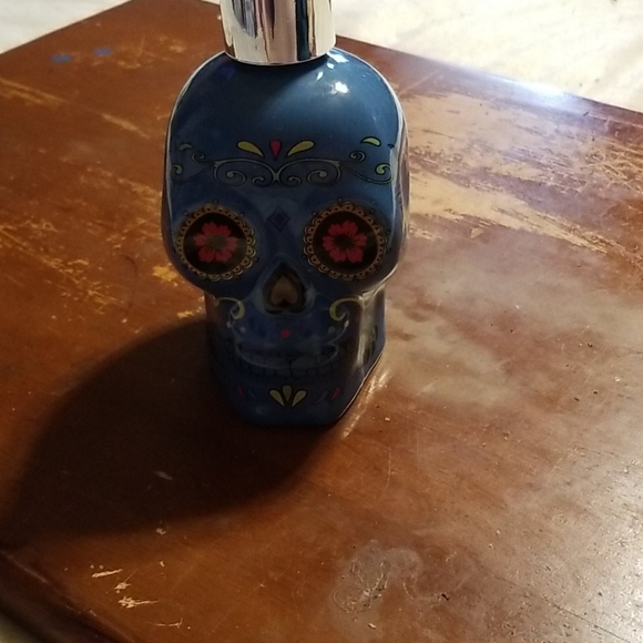 Blue ceramic sugar skull dispenser - Picture 2 of 3